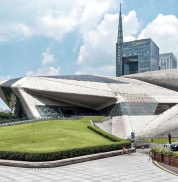 7 примеров современной архитектуры, которые меняют лицо мира Оперный театр Гуанчжоу