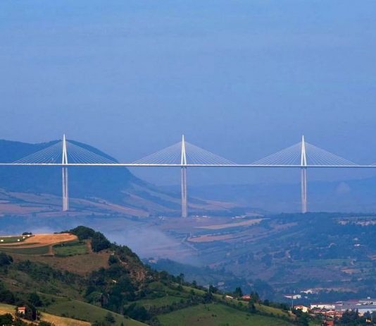 Viaduc De Millau